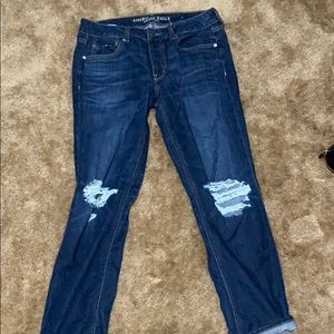 Ripped tomgirl jeans